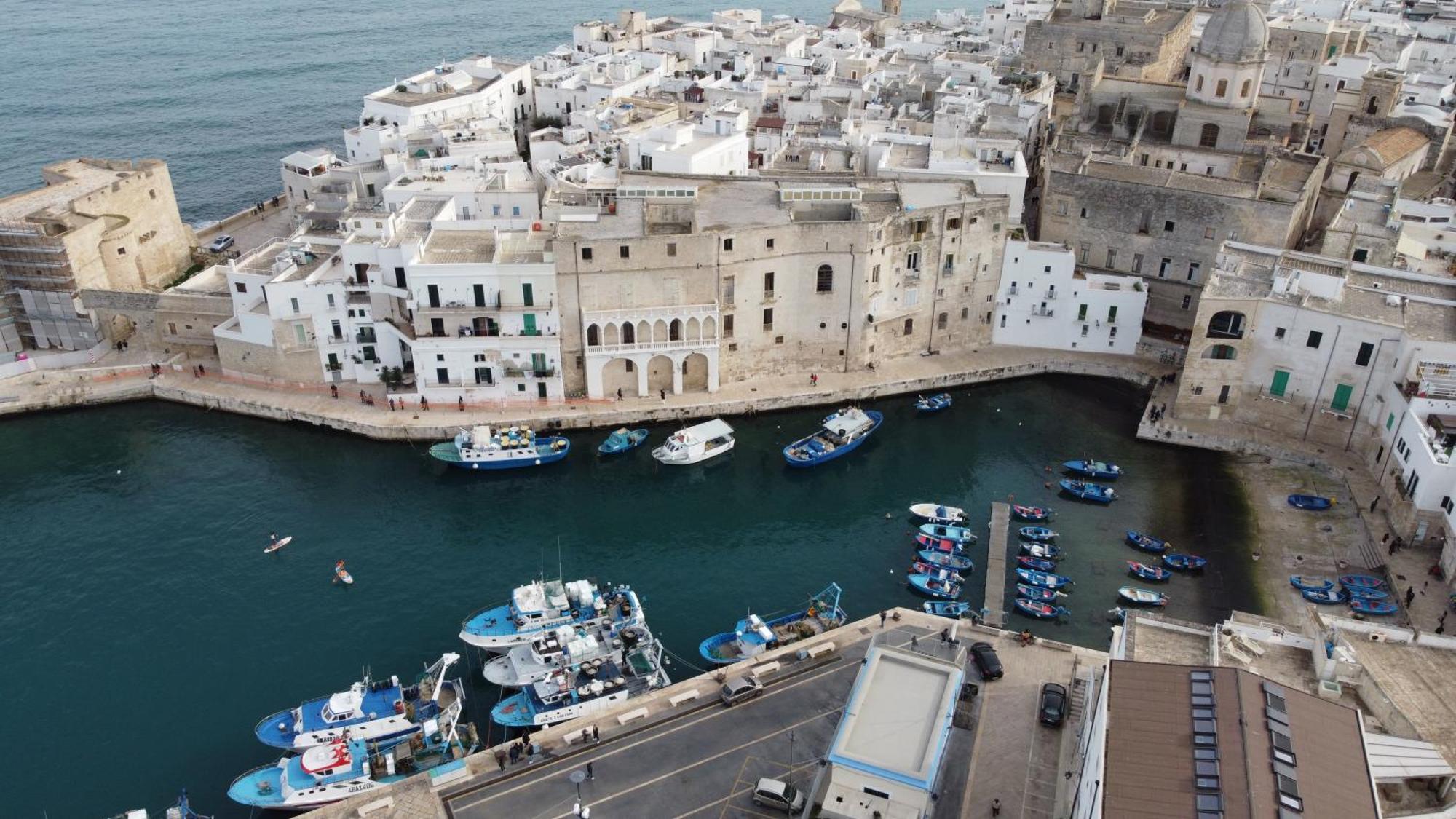 Palazzo Stapane Home Suite 9 - Luxury Living Monopoli Bagian luar foto